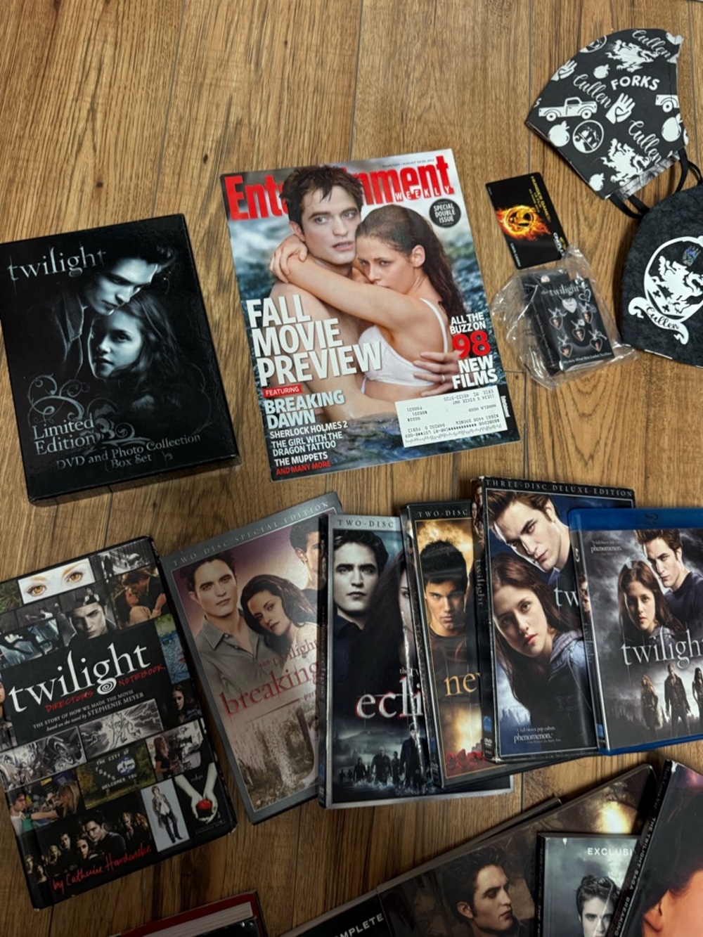 Twilight Saga Collector Lot - Books, DVDs & Extras - Picture 4 of 11